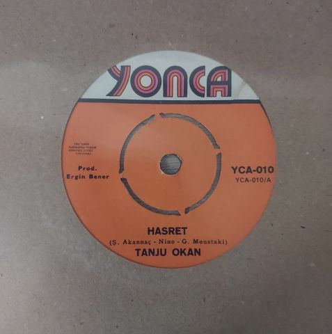Tanju Okan – Hasret / Ah Bir Zengin Olsam 45LİK PLAK