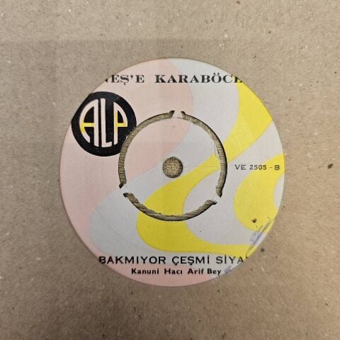 Neşe Karaböcek – Makber / Bakmıyor Çeşmi Siyah 45LİK PLAK