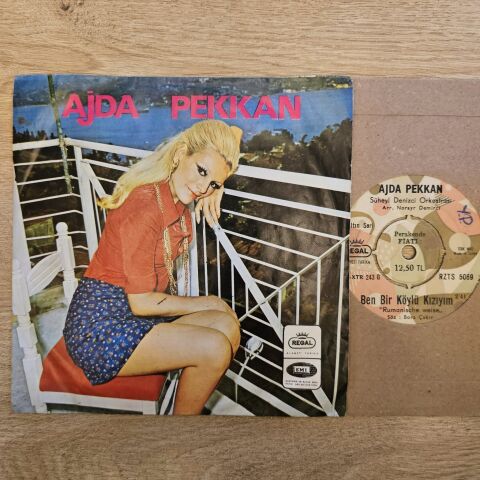 Ajda Pekkan – Tatlı Dünya / Ben Bir Köylü Kızıyım 45LİK PLAK