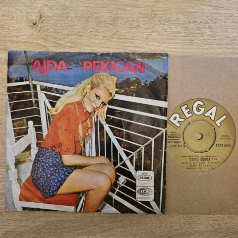 Ajda Pekkan – Tatlı Dünya / Ben Bir Köylü Kızıyım 45LİK PLAK