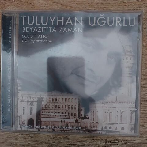 TULUYHAN UĞURLU - BEYAZITTA ZAMAN CD