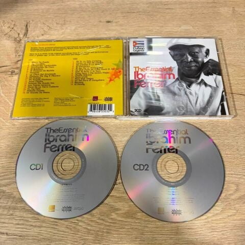 IBRAHIM FERRER - CUBAN LEGENDS: THE ESSENTIAL IBRAHIM FERRER CD