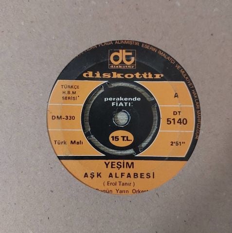Yeşim – Aşk Alfabesi / Olmaz Böyle Şey 45LİK PLAK