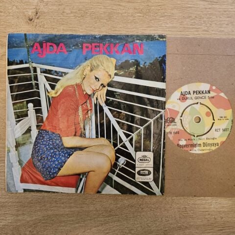 Ajda Pekkan – Sevdiğim Adam / Boşvermişim Dünyaya 45LİK PLAK