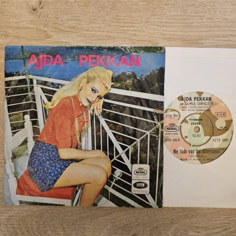 Ajda Pekkan – Ne Tadı Var Bu Dünyanın / Mesut Ol Sen 45LİK PLAK