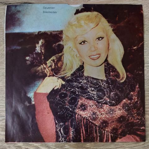 Zümra Aycan – Sevenler / Bilemedim 45LİK PLAK