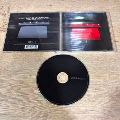INTERPOL - TURN ON THE BRIGHT LIGHTS CD