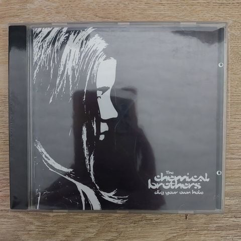 THE CHEMİCAL BROTHERS - DİG YOUR OWN HOLE CD