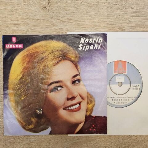 Nesrin Sipahi – Kıskanırım / Bir Denizki Gözlerin 45LİK PLAK