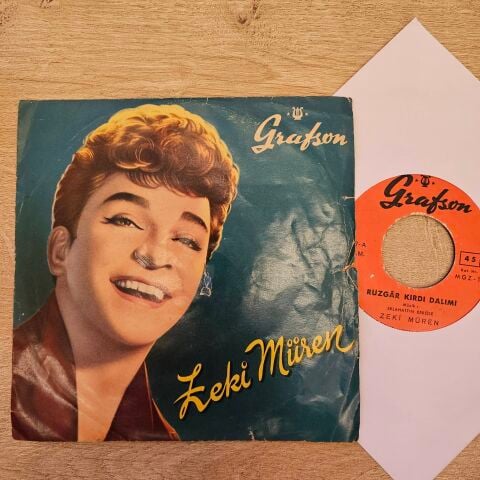 Zeki Müren – Rüzgar Kırdı Dalımı / Gurbet Akşamları 45LİK PLAK