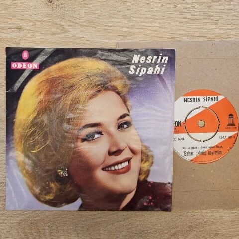 Nesrin Sipahi – Ufacık Tefecik / Bahar Gelmiş Neyleyim 45LİK PLAK