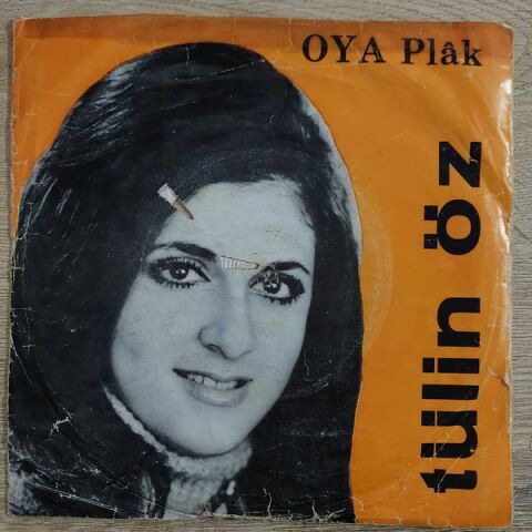 Tülin Öz – Ağlama Değmez Hayat / Kavanoz Dipli Dünya 45LİK PLAK