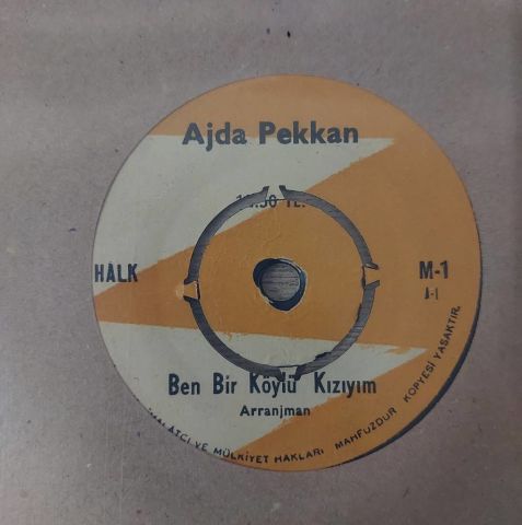 AJDA PEKKAN - TATLI DÜNYA 45LİK PLAK